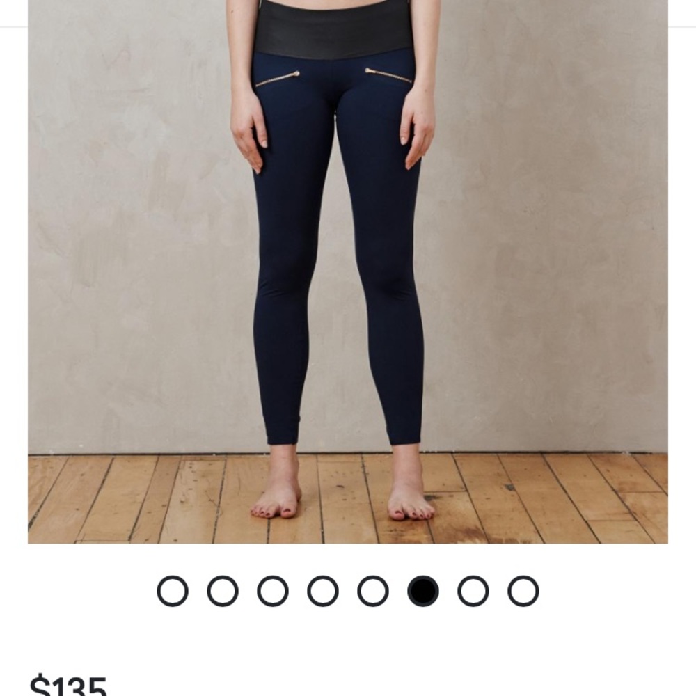 ADAY throw & roll leggings size medium